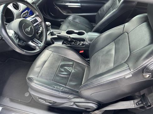 Used 2019 Ford Mustang Premium image 10