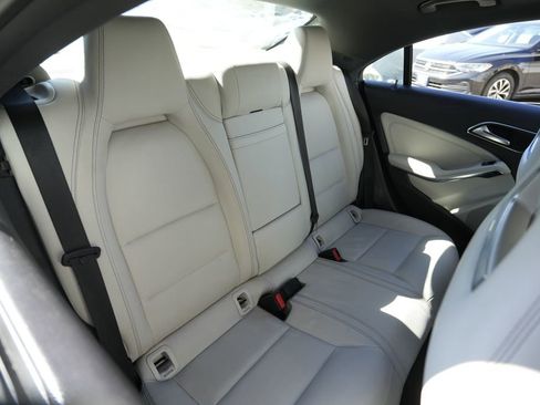 Used 2018 Mercedes-Benz CLA 250 4MATIC image 44