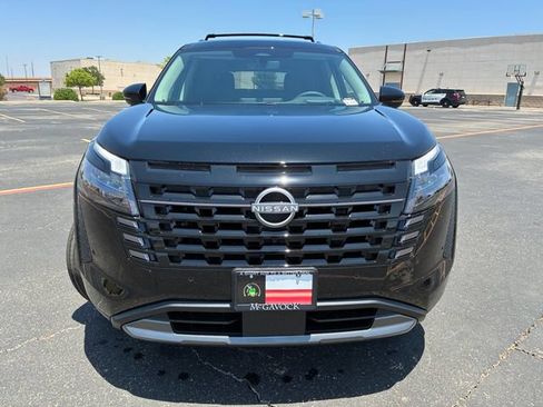 New 2026 Nissan Pathfinder Platinum FWD image 9