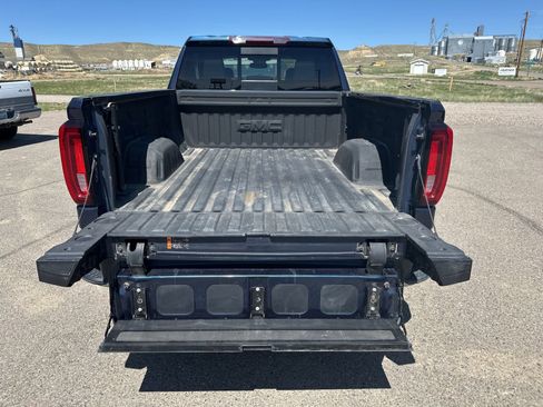 Used 2022 GMC Sierra 1500 SLT w/ SLT Premium Plus Package AWD/4WD image 30