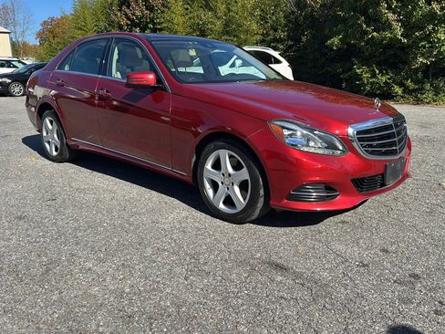 Used 2015 Mercedes-Benz E 350 4MATIC Sedan image 3