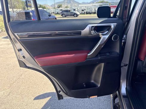 Used 2020 Lexus GX 460 Luxury w/ Luxury Sport Package AWD/4WD image 15