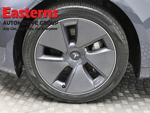 Used 2023 Tesla Model 3 Standard Range image 29