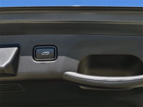 Used 2024 Kia Seltos SX w/ SX Sunroof Package image 10