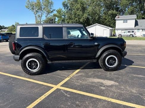 Used 2024 Ford Bronco Outer Banks w/ Sasquatch Package AWD/4WD image 2