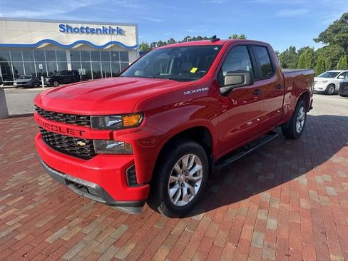 Used 2020 Chevrolet Silverado 1500 Custom w/ Custom Value Package AWD/4WD image 1