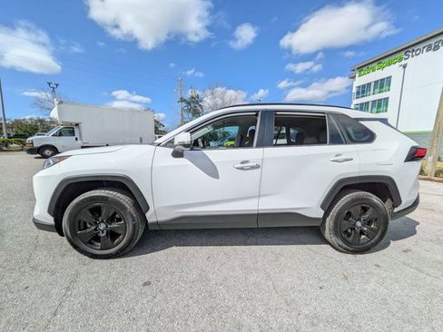Used 2021 Toyota RAV4 XLE image 2