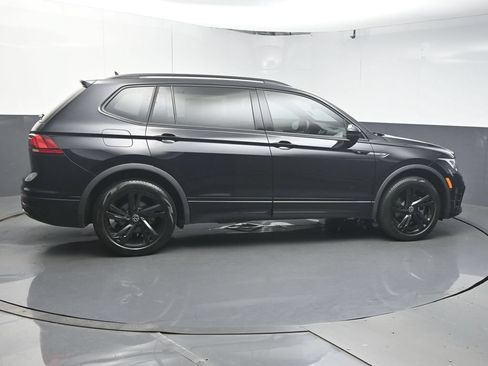 Used 2023 Volkswagen Tiguan SE R-Line FWD image 8