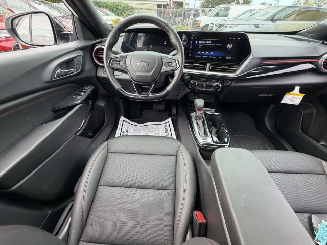 Certified 2024 Chevrolet Trax RS w/ Sunroof Package FWD image 16