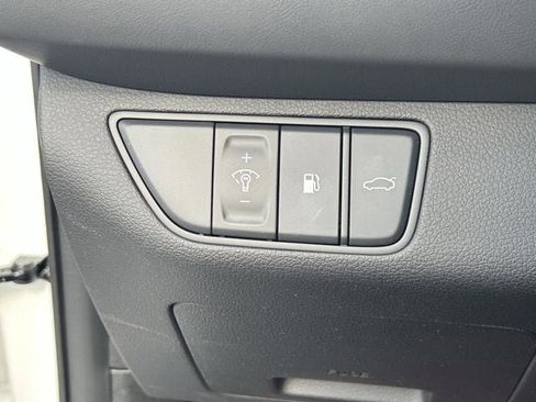 Used 2025 Genesis G70 2.5T w/ Sport Prestige Package image 25