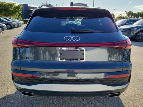 Certified 2025 Audi Q5 Premium w/ Convenience Package image 6