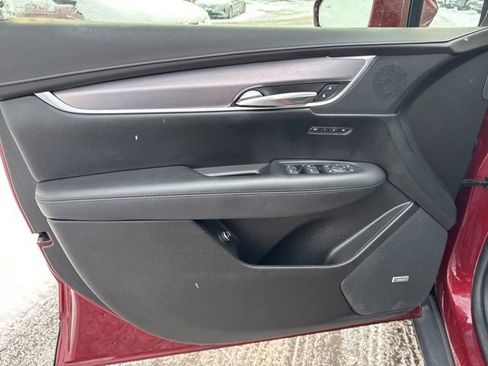 Used 2017 Cadillac XT5 Luxury w/ Driver Awareness Package image 8