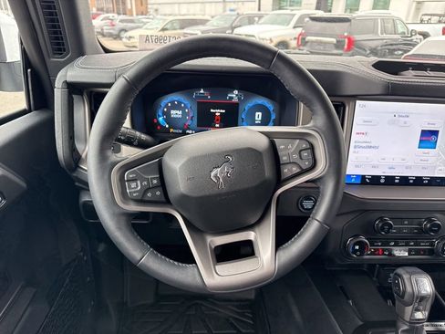 Used 2025 Ford Bronco Outer Banks w/ Sasquatch Package image 14