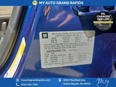 Used 2023 Buick Envision Avenir AWD/4WD image 35