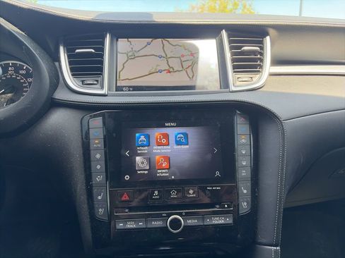 Used 2020 INFINITI QX50 Sensory w/ Proactive Package AWD/4WD image 12
