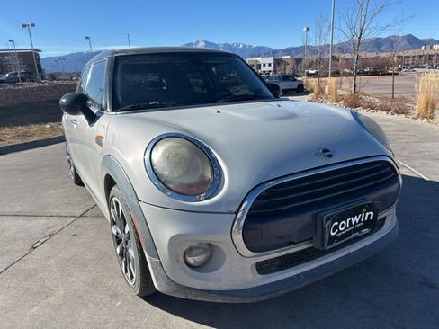 Used 2017 MINI Cooper 4-Door Hardtop image 16
