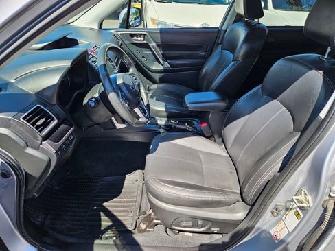 Used 2017 Subaru Forester 2.5i Touring AWD/4WD image 16