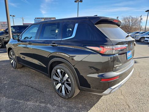 New 2026 Mitsubishi Outlander SE image 8