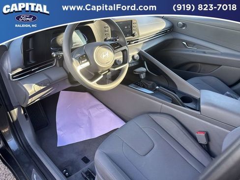 Used 2024 Hyundai Elantra SE image 18