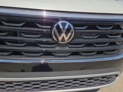 New 2026 Volkswagen Atlas Cross Sport SE AWD/4WD image 18
