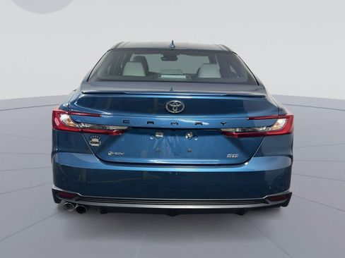 Used 2025 Toyota Camry SE w/ Convenience Package FWD image 5