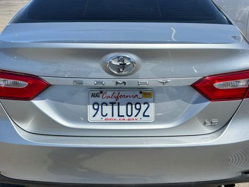 Used 2018 Toyota Camry LE image 19