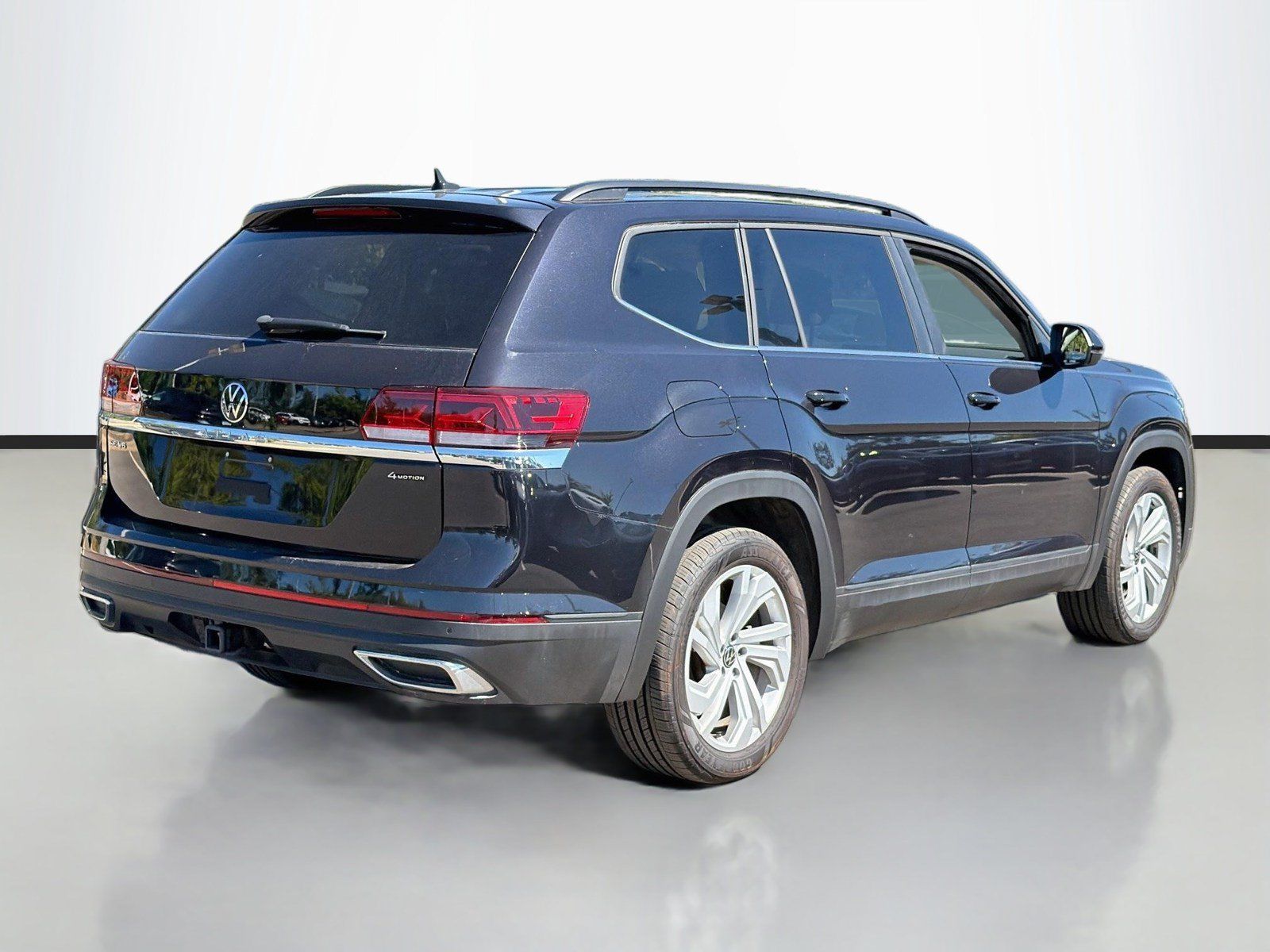Used 2023 Volkswagen Atlas SE w/ Panoramic Sunroof Package AWD/4WD image 5