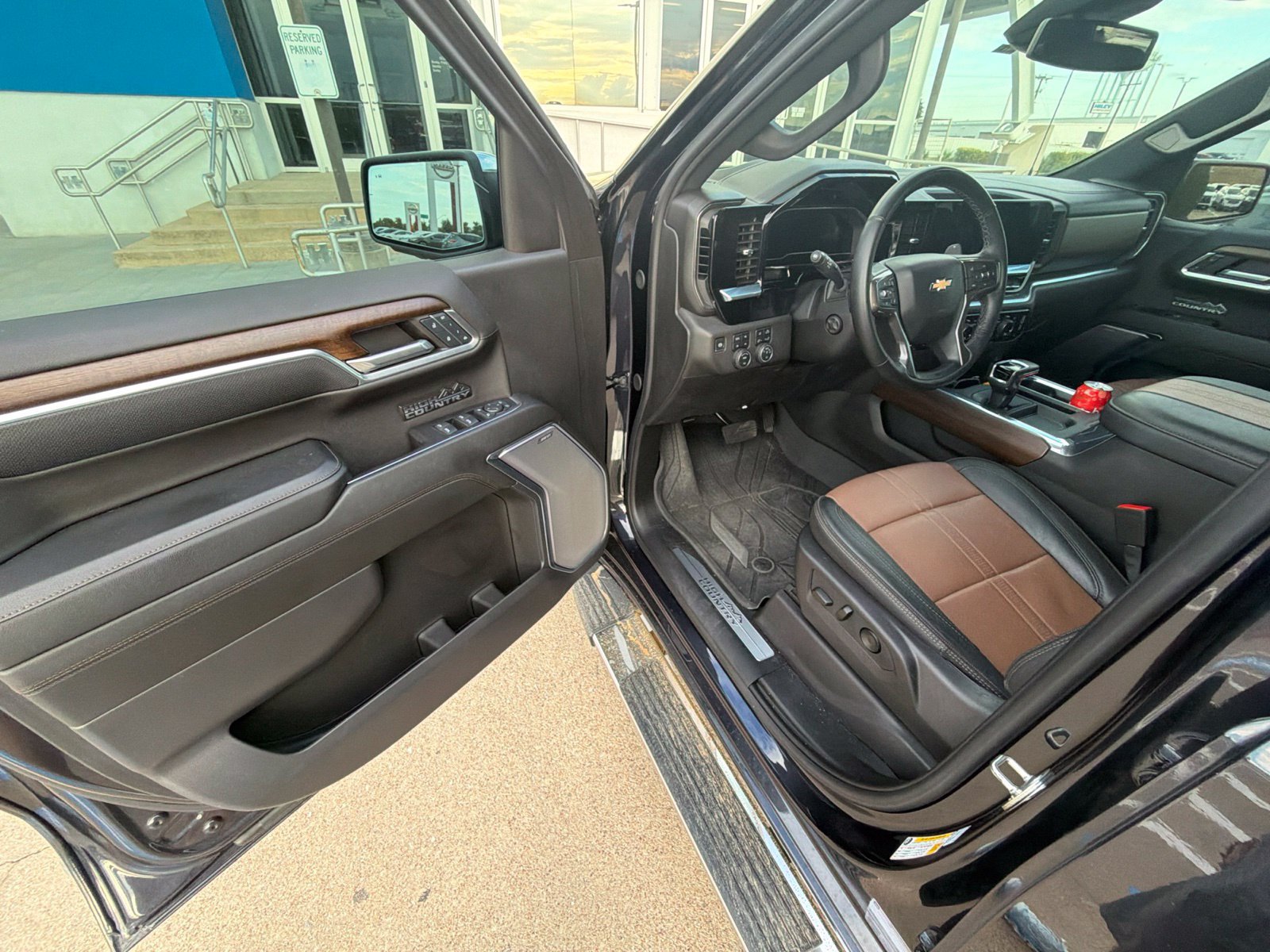 Used 2024 Chevrolet Silverado 1500 High Country w/ High Country Premium Package AWD/4WD image 10