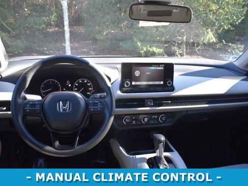 Used 2024 Honda HR-V LX image 10