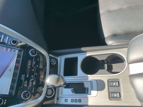 Used 2018 Nissan Murano SL w/ Moonroof Package image 18