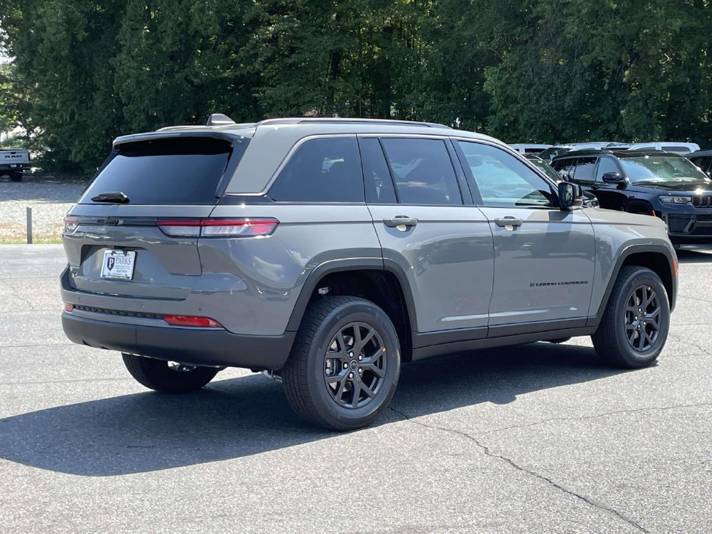 New 2027 Jeep Grand Cherokee 4WD image 8