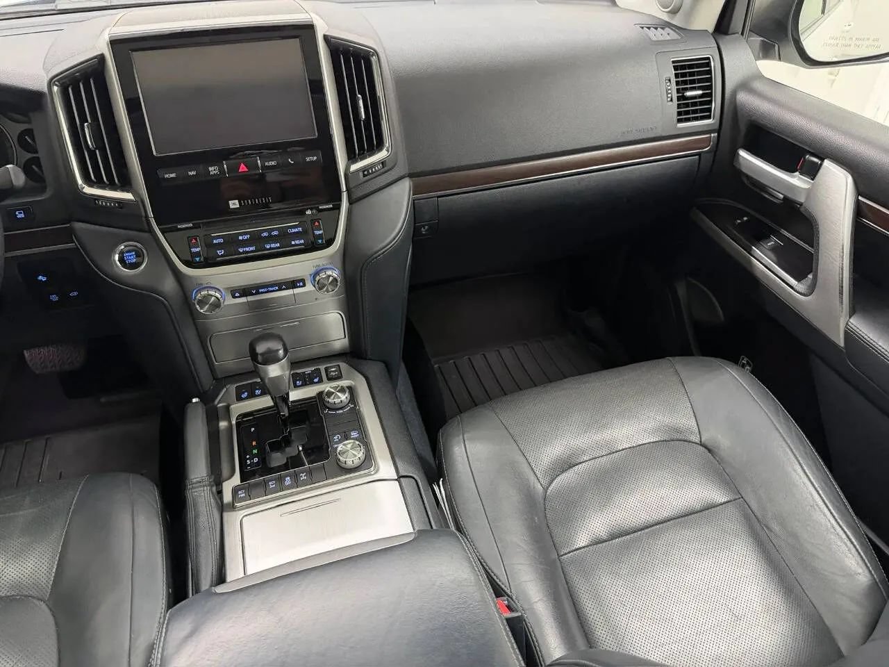Used 2018 Toyota Land Cruiser AWD/4WD image 33