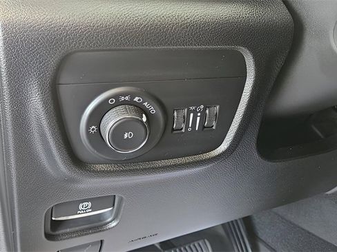 Used 2024 Jeep Grand Cherokee L Overland w/ Luxury Tech Group IV image 32