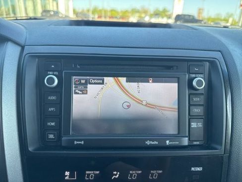 Used 2017 Toyota Sequoia Platinum AWD/4WD image 31
