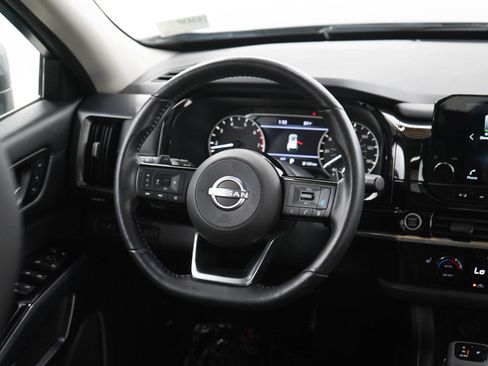 Used 2023 Nissan Pathfinder SL AWD/4WD image 14
