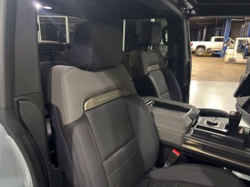 Certified 2025 GMC Hummer EV 2X image 39