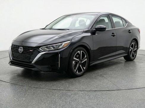 Used 2025 Nissan Sentra SV image 3