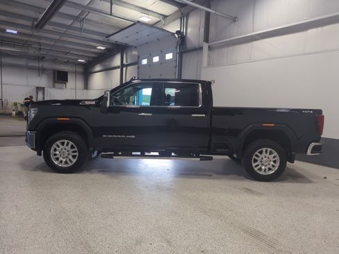 Used 2024 GMC Sierra 2500 SLT w/ SLT Premium Package image 6