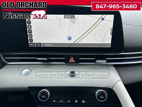 Used 2024 Hyundai Elantra Limited FWD image 19