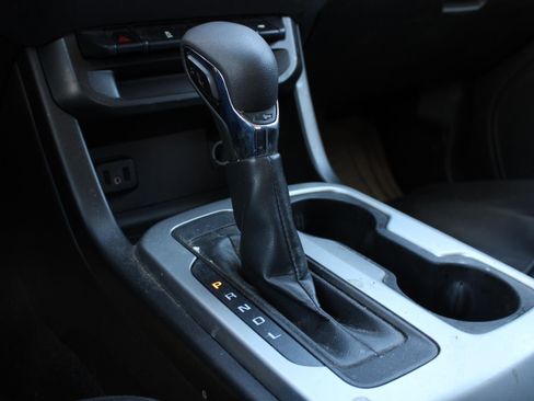 Used 2022 Chevrolet Colorado LT RWD image 12