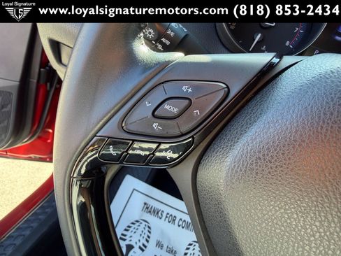 Used 2020 Toyota C-HR XLE FWD image 28