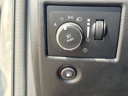 Used 2022 Jeep Grand Cherokee Laredo X RWD image 27