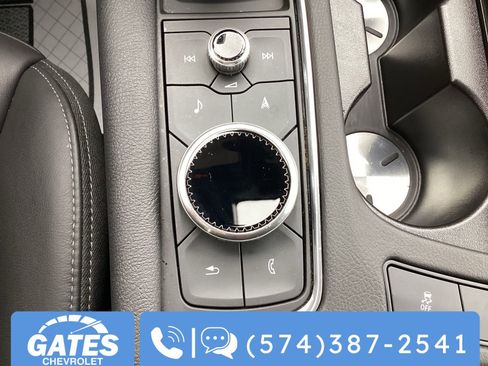 Used 2025 Cadillac XT6 Premium Luxury image 29