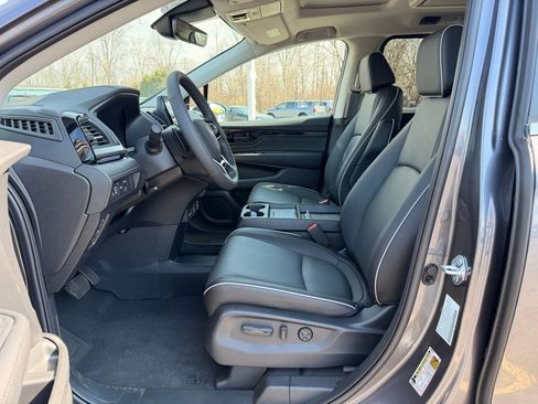 New 2026 Honda Odyssey Touring image 12