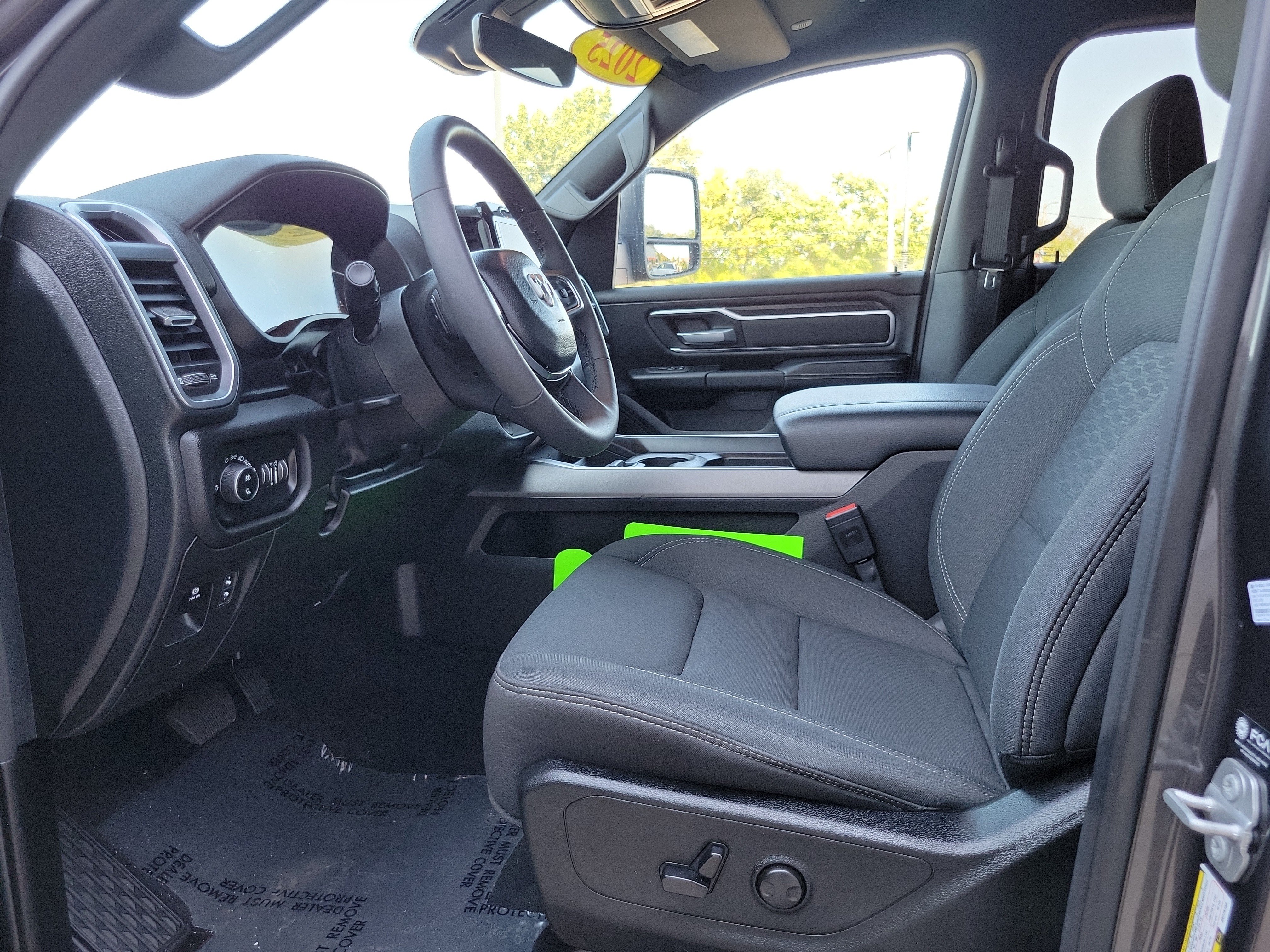Used 2025 RAM 1500 Big Horn AWD/4WD image 7