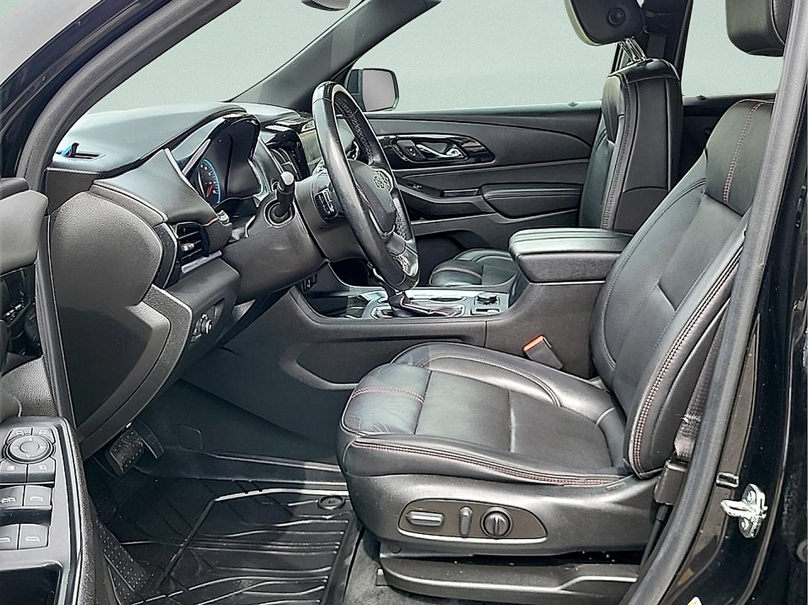 Used 2023 Chevrolet Traverse RS w/ LPO, Floor Liner Package AWD/4WD image 13