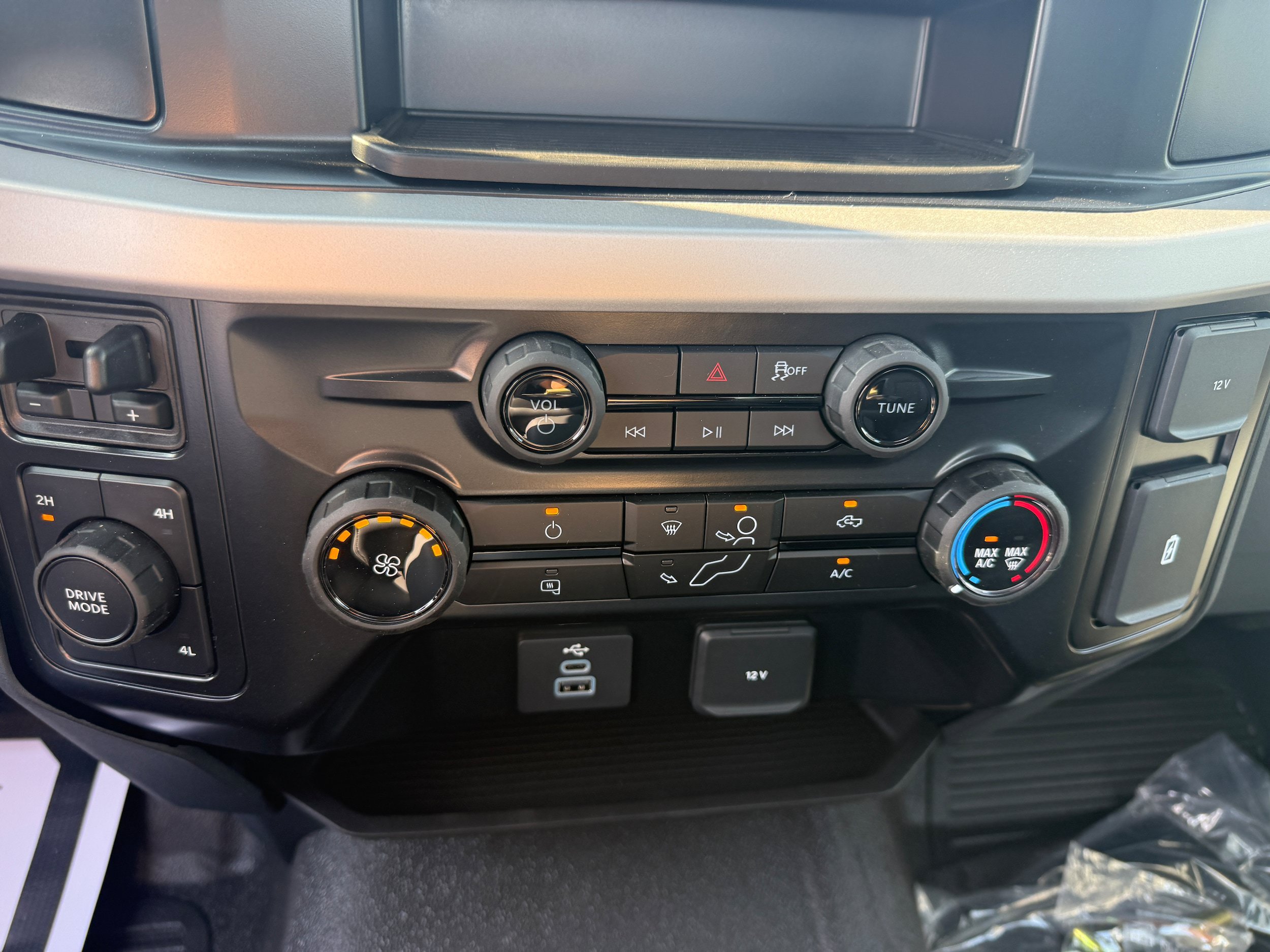 New 2025 Ford F350 XL w/ XL Chrome Package AWD/4WD image 20