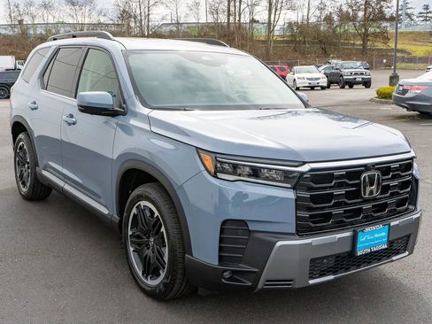 New 2026 Honda Pilot Touring image 4