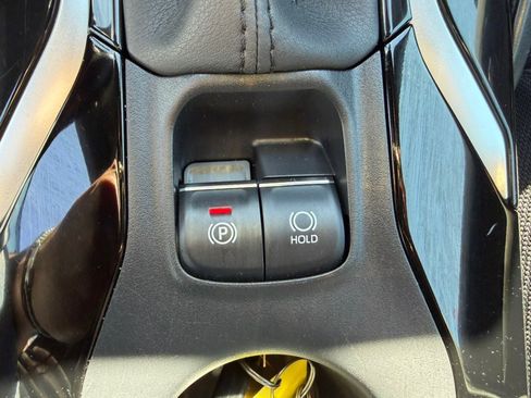 Used 2019 Toyota Corolla SE FWD image 32