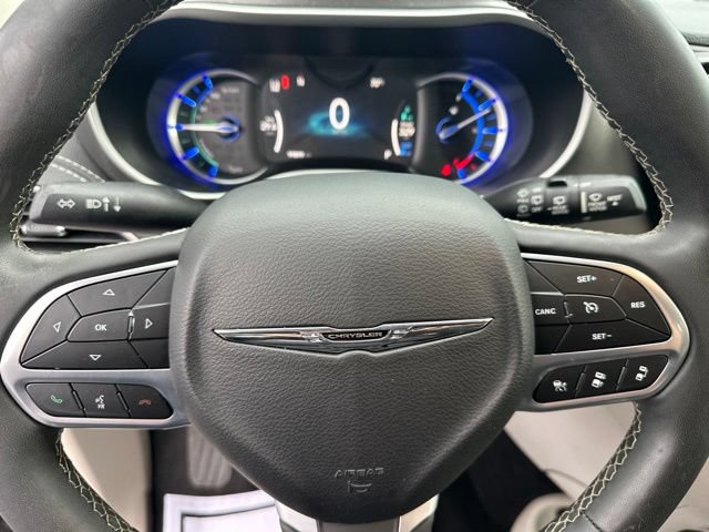 Used 2023 Chrysler Pacifica Touring-L FWD image 18